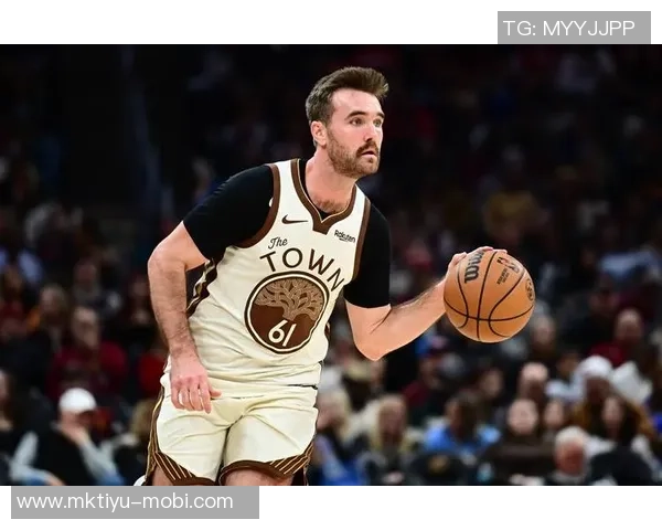 库明加赛后分享时尚穿搭照引发关注连续被DNP的他状态如何调整 库明加赛后分享时尚穿搭照引发关注连续被DNP的他状态如何调整