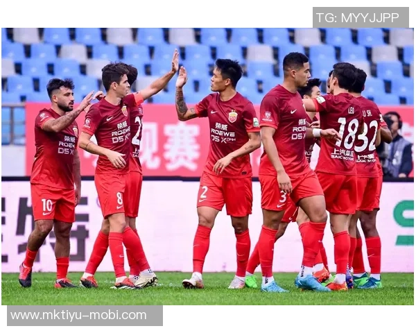 海港三连冠荣耀时刻上海海港足球俱乐部2025赛季总结会圆满召开